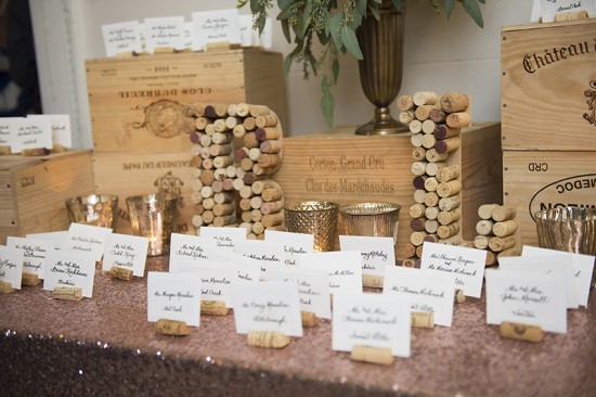 decoration mariage vignoble · escort card bouchon de liège