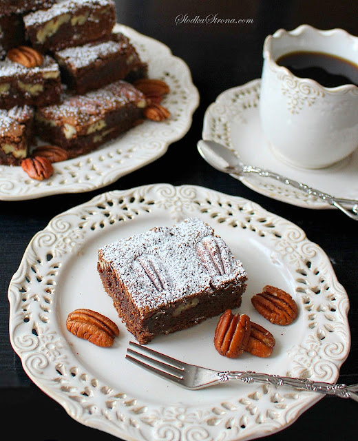 Brownie z Orzechami Pekan (Ciasto Czekoladowe z Pekan) - Przepis - Słodka Strona