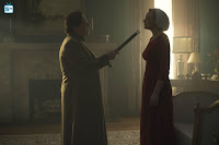 Elisabeth Moss and Ann Dowd in The Handmaid's Tale (2017) (5)