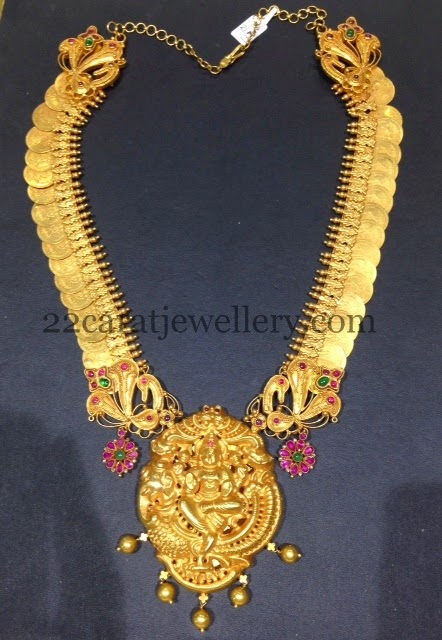 Kasu-haram-with-spectacular-pendant.JPG