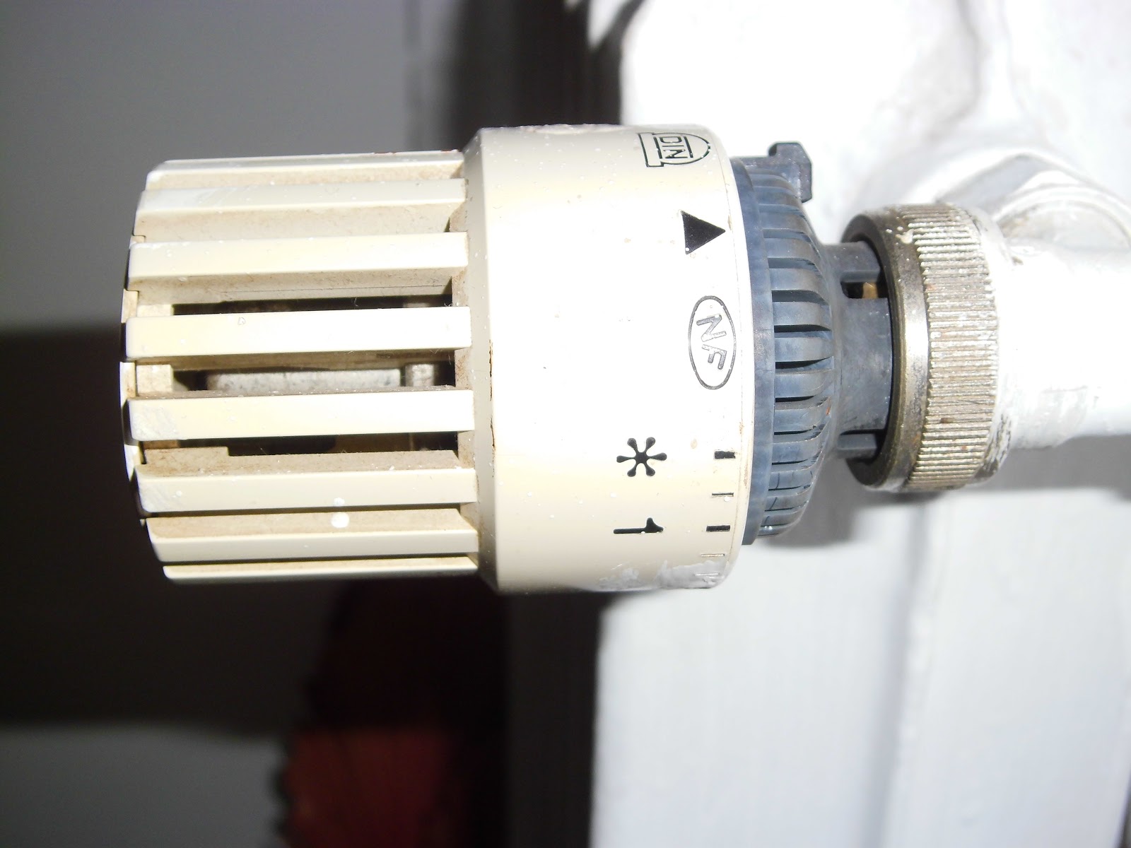 Le petit Hacker Vôtre radiateur à thermostatique