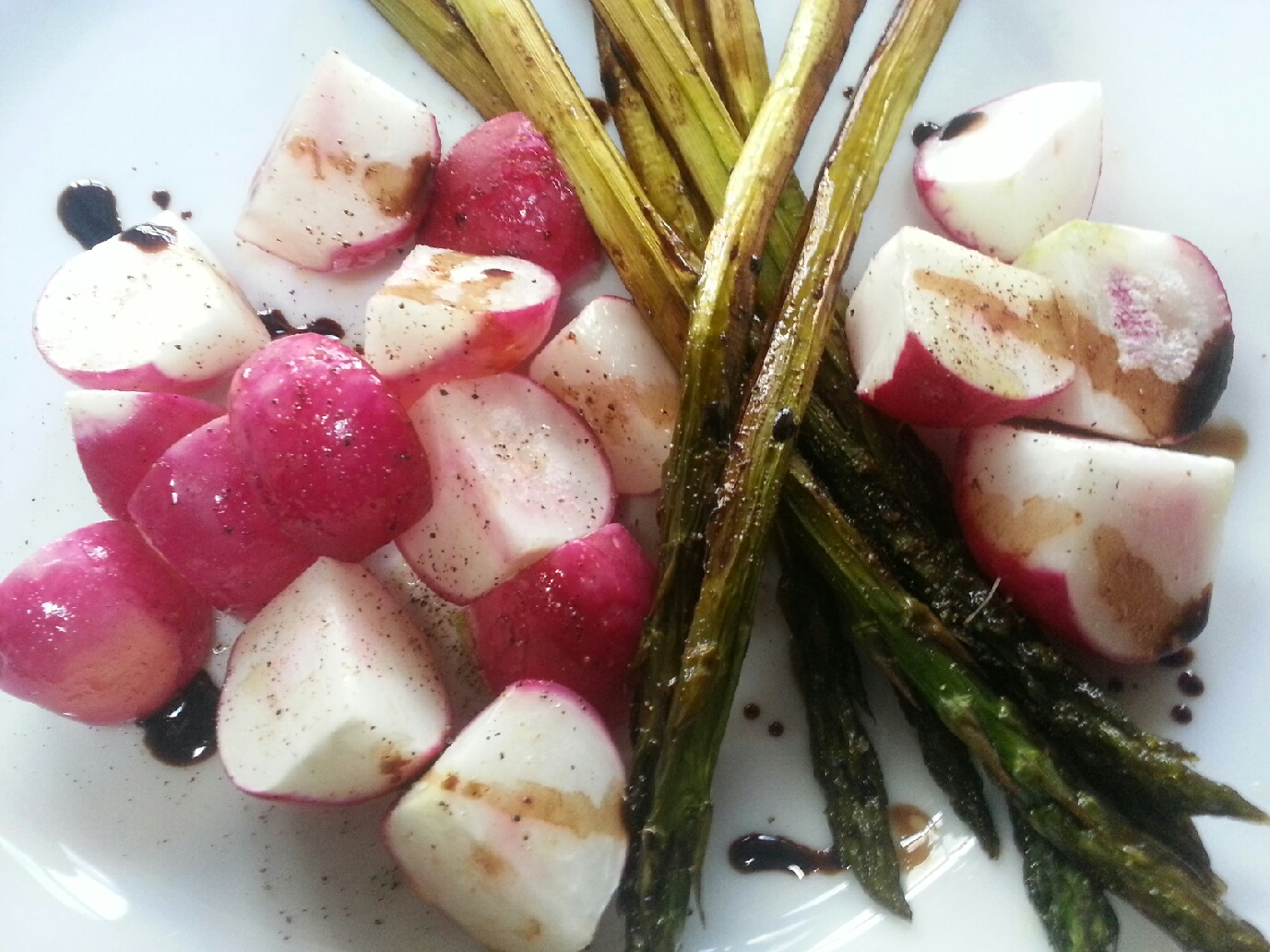 red or green? spicy roasted radishes & asparagus with balsamic vinegar