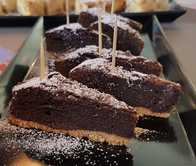 food blogger dubai piadera tenerina chocolate cake