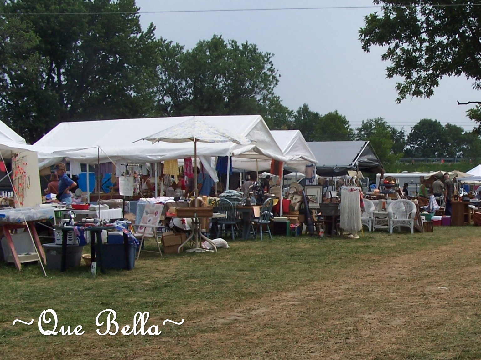 Que Bella A Vintage Find & the World's Longest Yard Sale