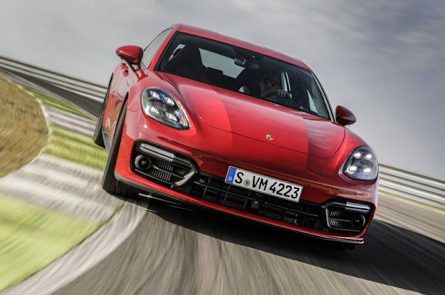 turbo-s-panamera-on-speed-track