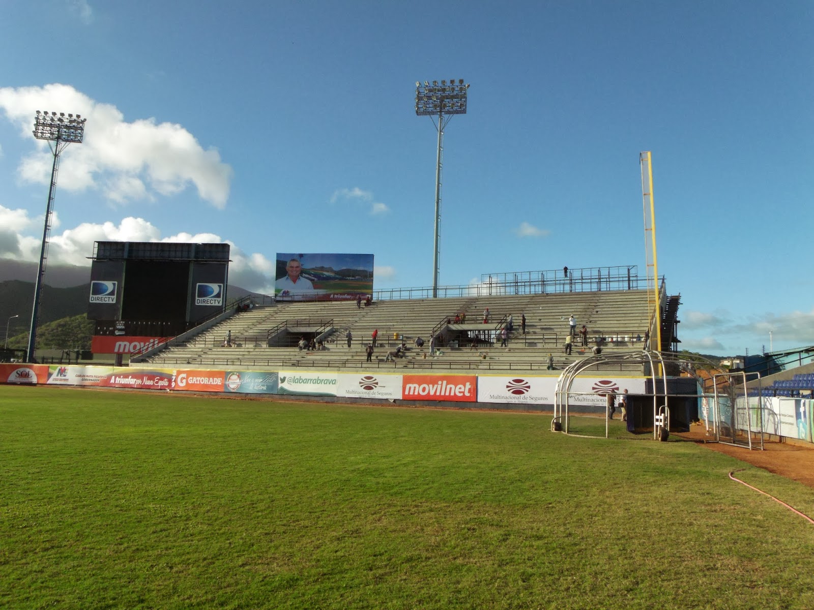 FOTOS DEL ESTADIO NUEVA ESPARTA LISTO PARA LA SERIE DEL CARIBE PLAY BALL