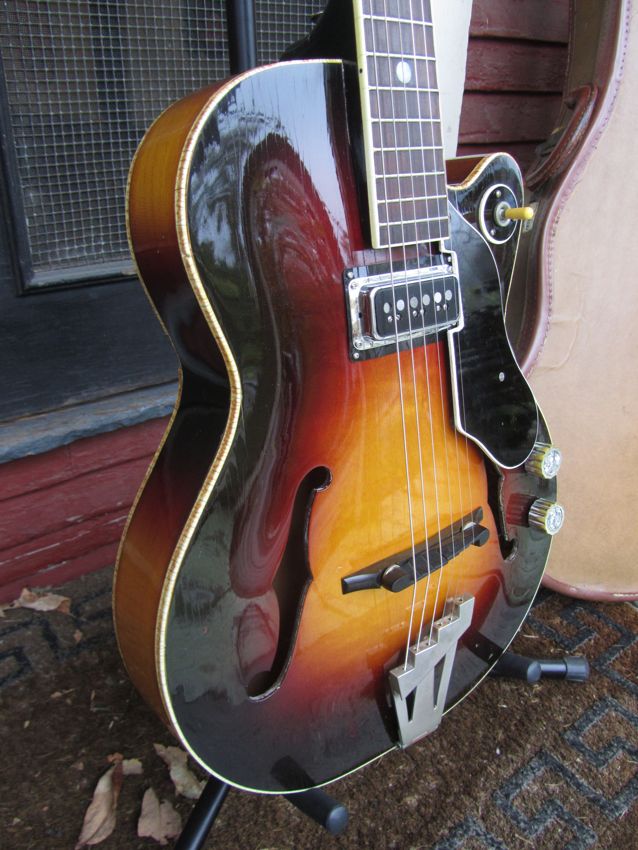 c.1959 Multivox Premier Bantam Electric Guitar