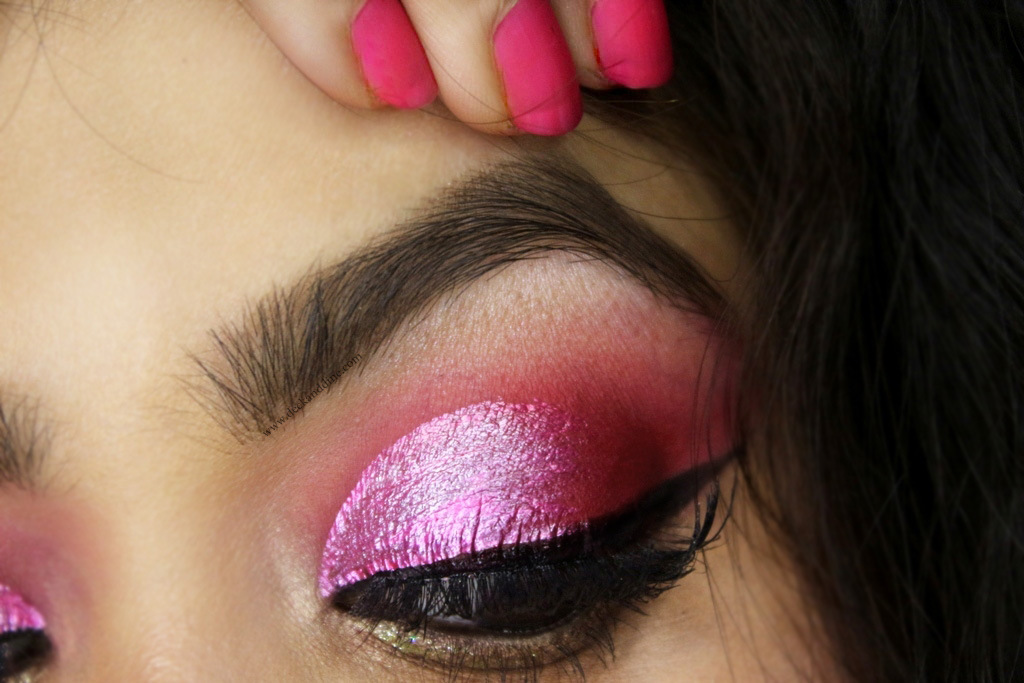 Valentine's Day Easy and Quick Pink Half Cut Crease Makeup Tutorial