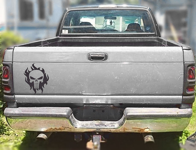 silver-2001-dodge-ram-tailgate-decals