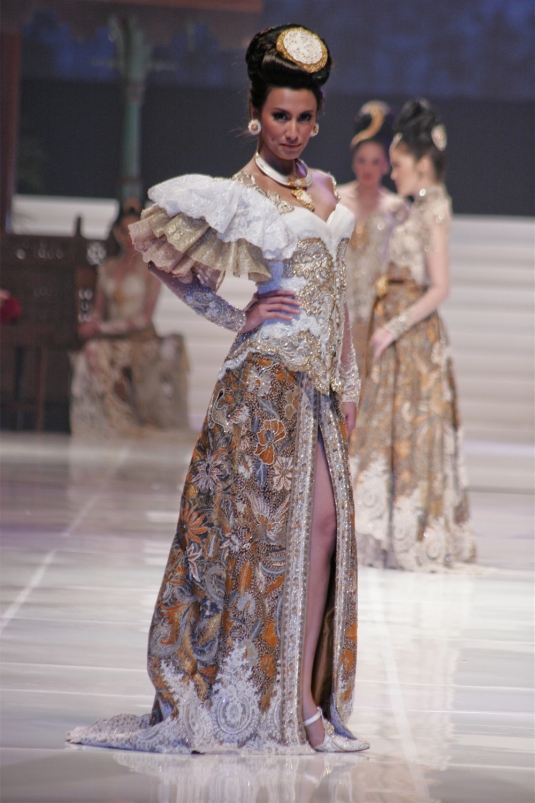 Davina Wear Anne Avantie Kebaya Wedding Dress | Indonesia
