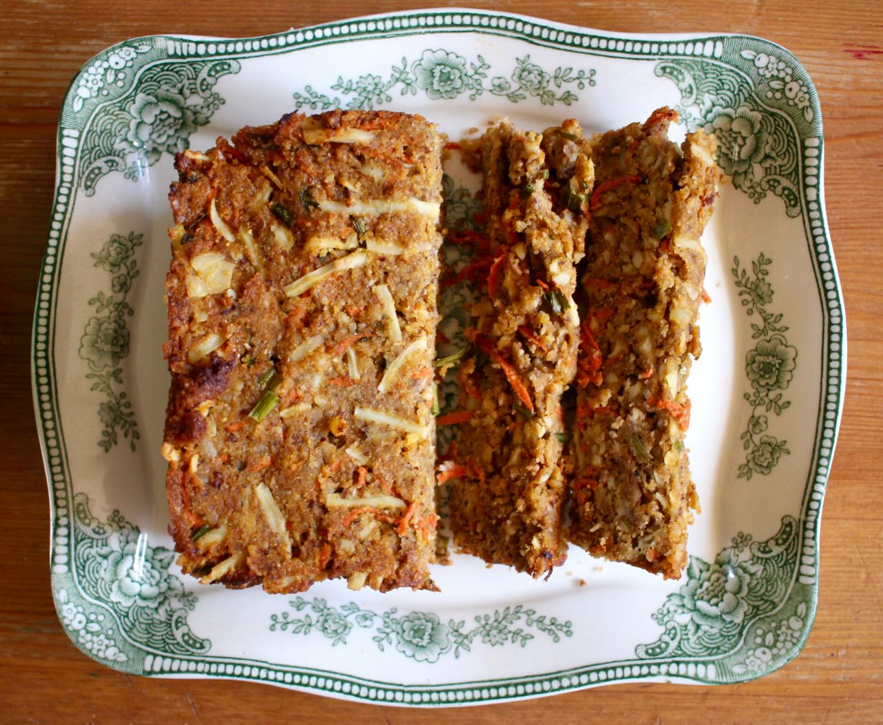 Green Gourmet Giraffe Carrot and smoked cheese nut roast (with vegan