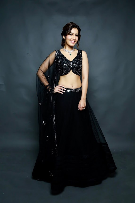 Raashi Khanna in black lehenga