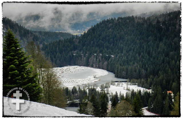 LA BRESSE (88) - Le lac de Lispach gelé et enneigé !
