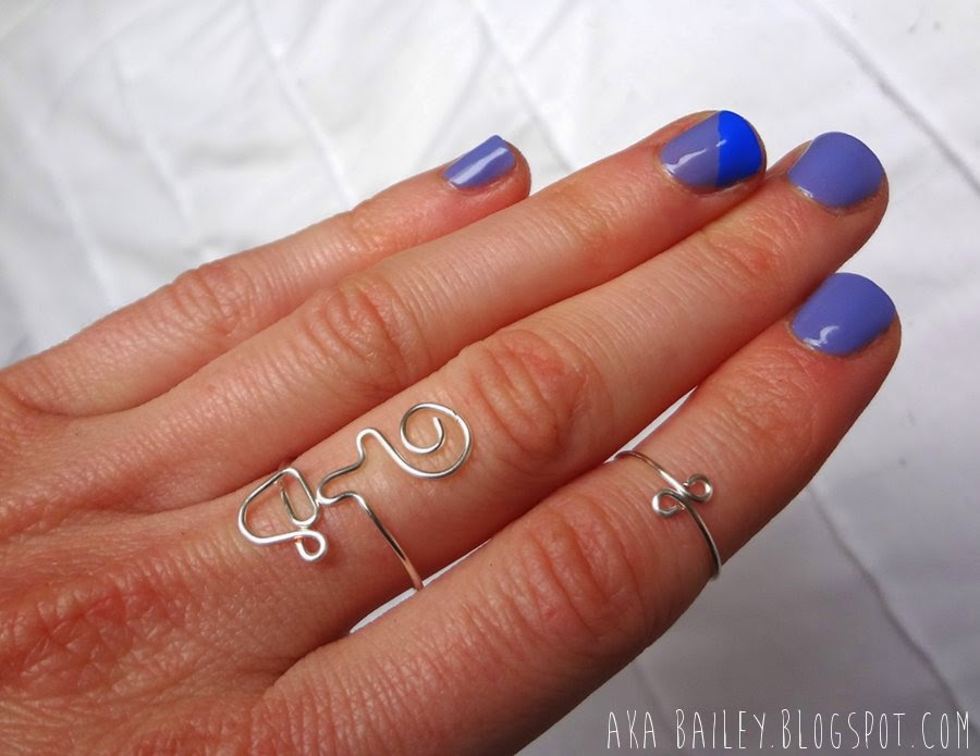 Color blocked blue nails and cute coffee cup wire ring