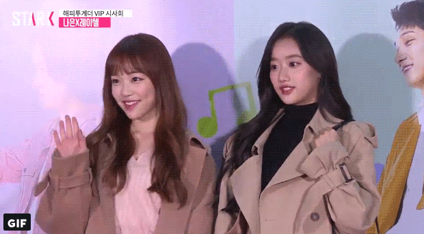 카메라가 미모를 다 담지 못한다는 실물갑 여돌.jpgif | 인스티즈