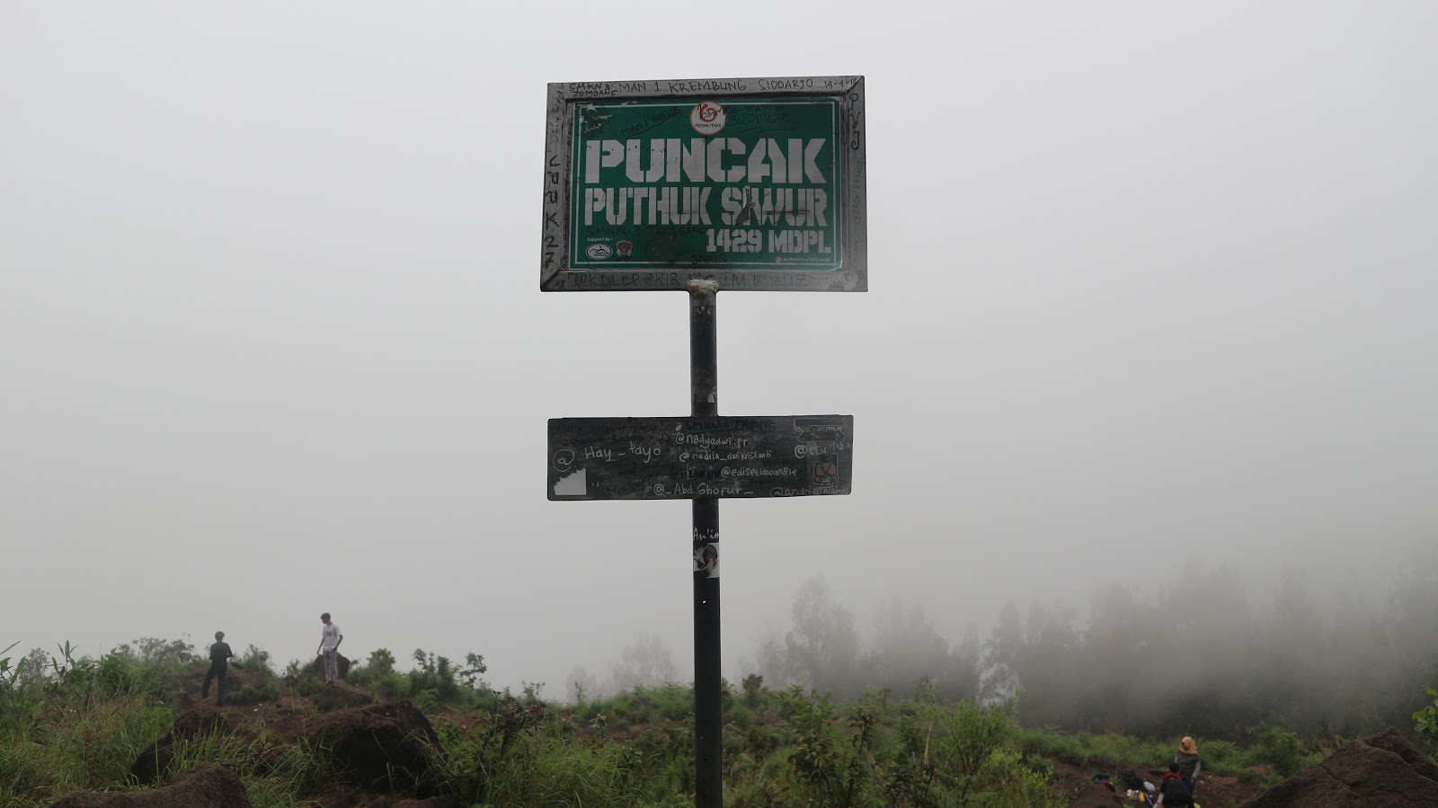 Pendakian Puthuk Siwur 1429 Mdpl dan Gunung Pundak 1585 ...