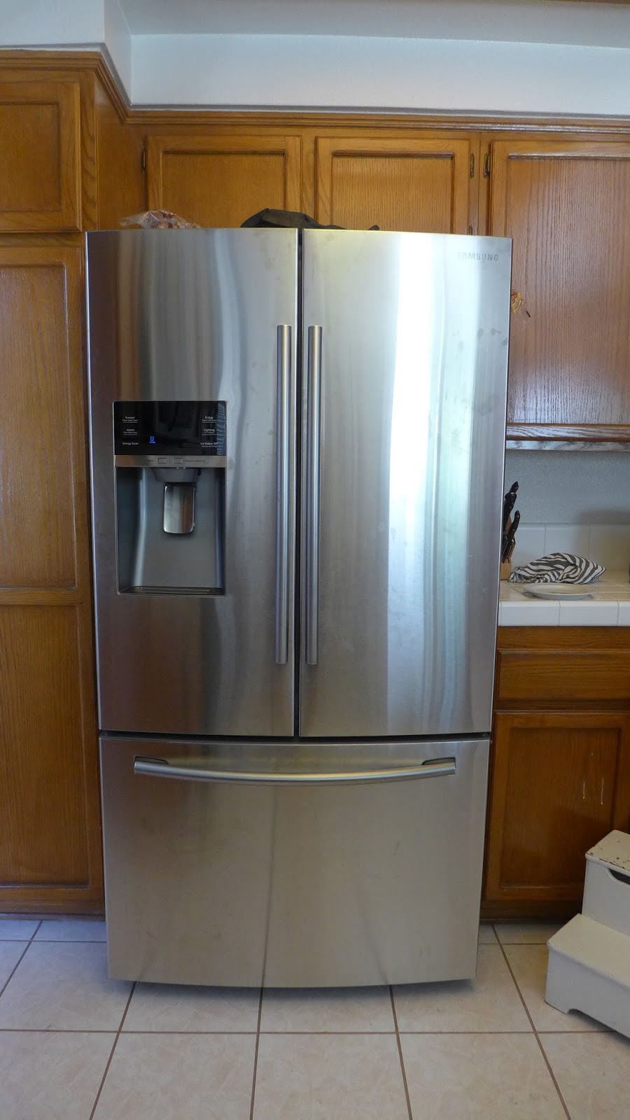 Lisa Moves Outlander; beepless fridge; slanted windows