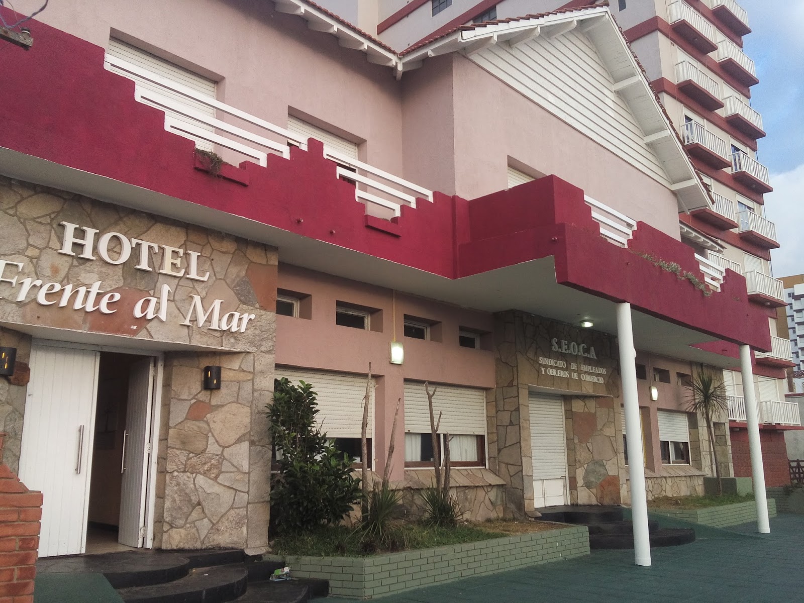HOTEL FRENTE AL MAR- MAR DE AJO