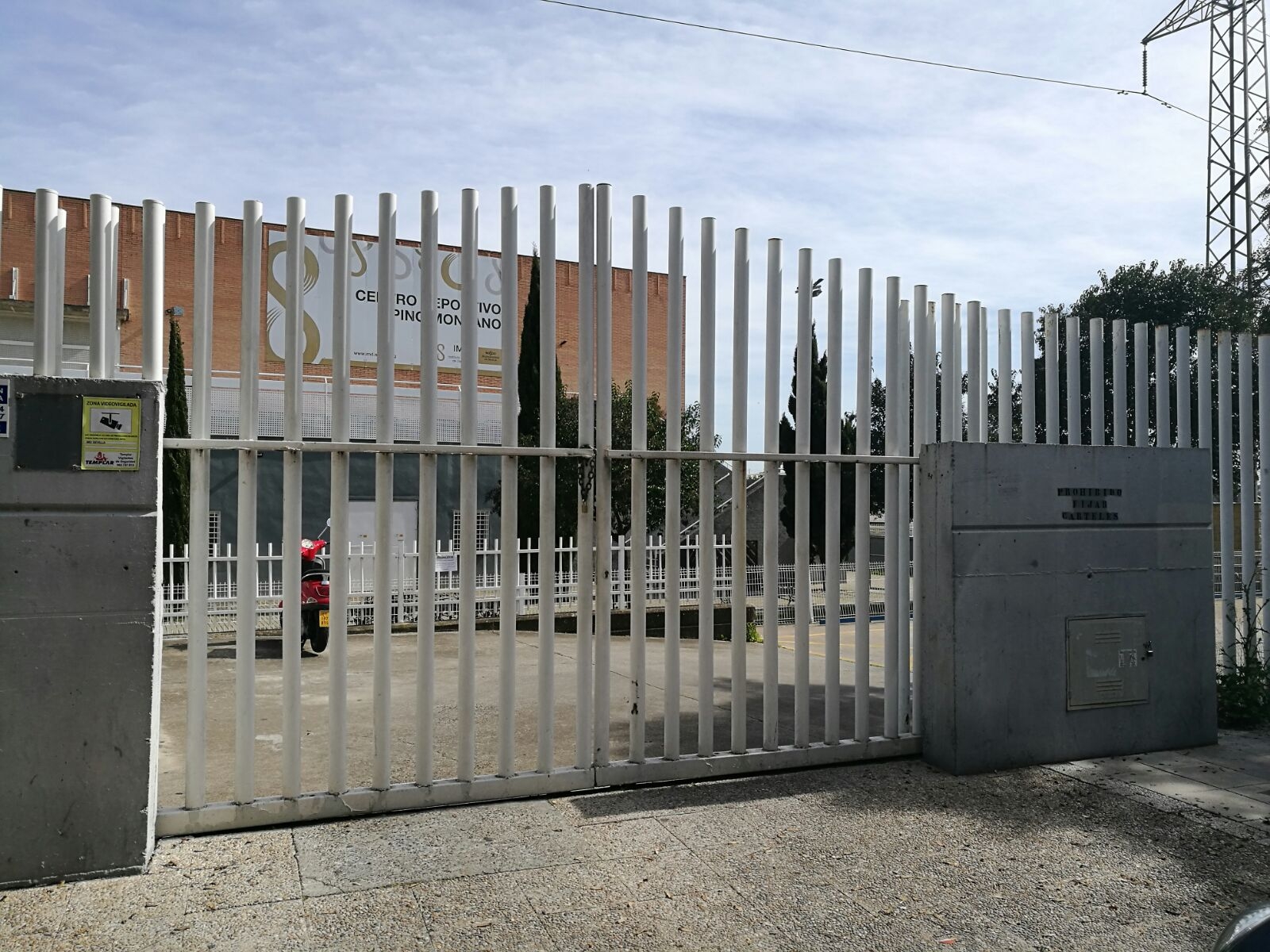 Gelán Noticias: IU pregunta por el cierre del aparcamiento del Centro