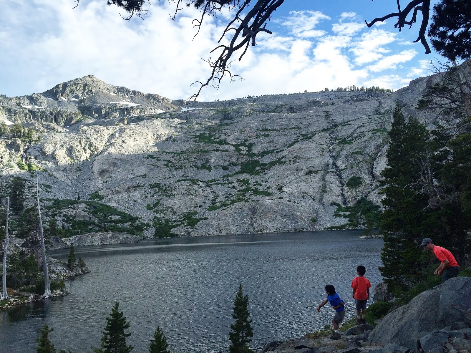RunHikePlay Desolation Wilderness Backpacking Trip Day 1 Echo Lakes