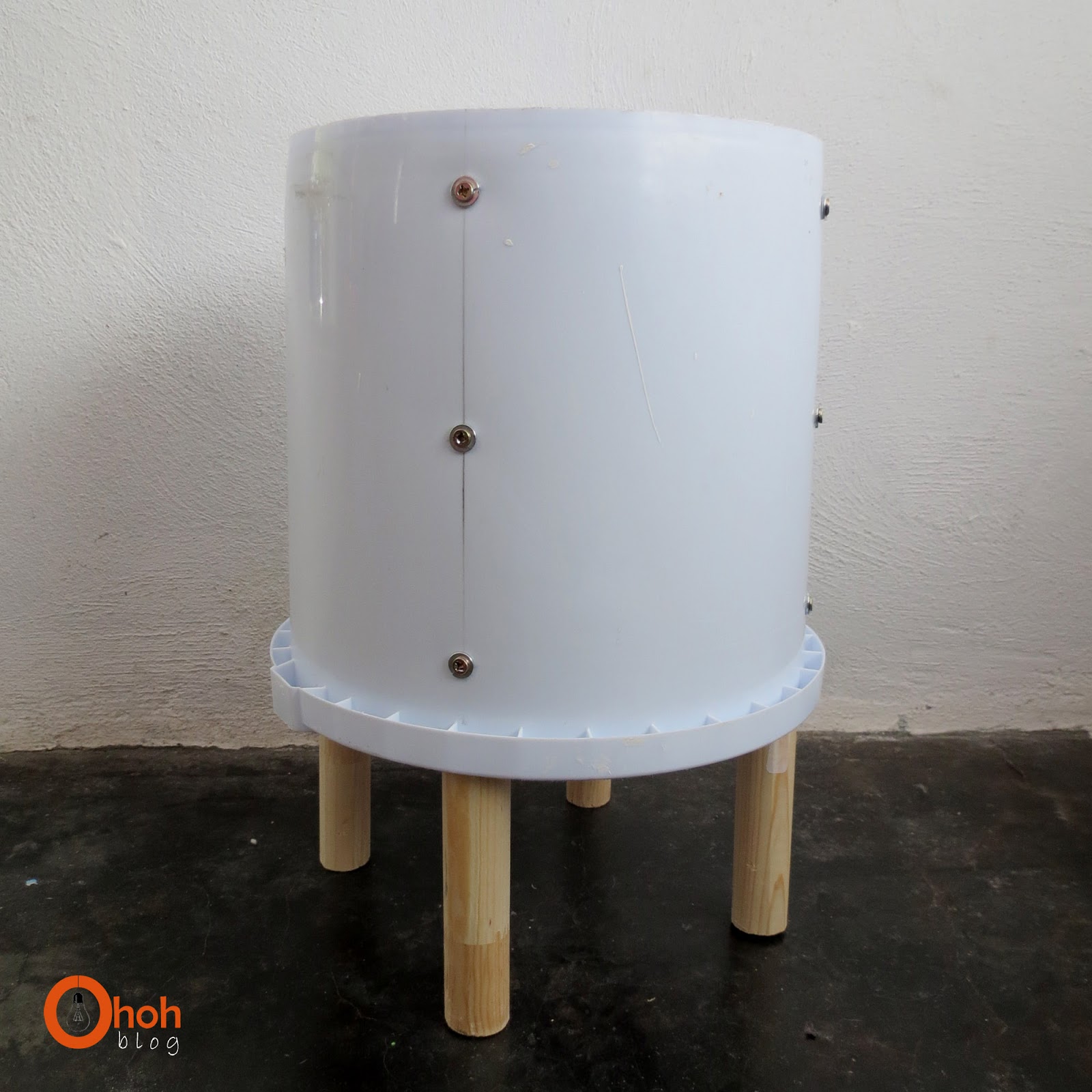 DIY Make a stool with bucket 1