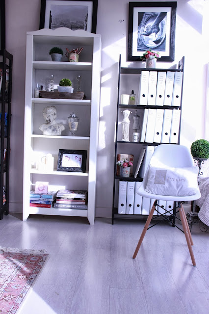 Decoração home office romântico e shabby chic da blogueira. Blog Achados de Decoração