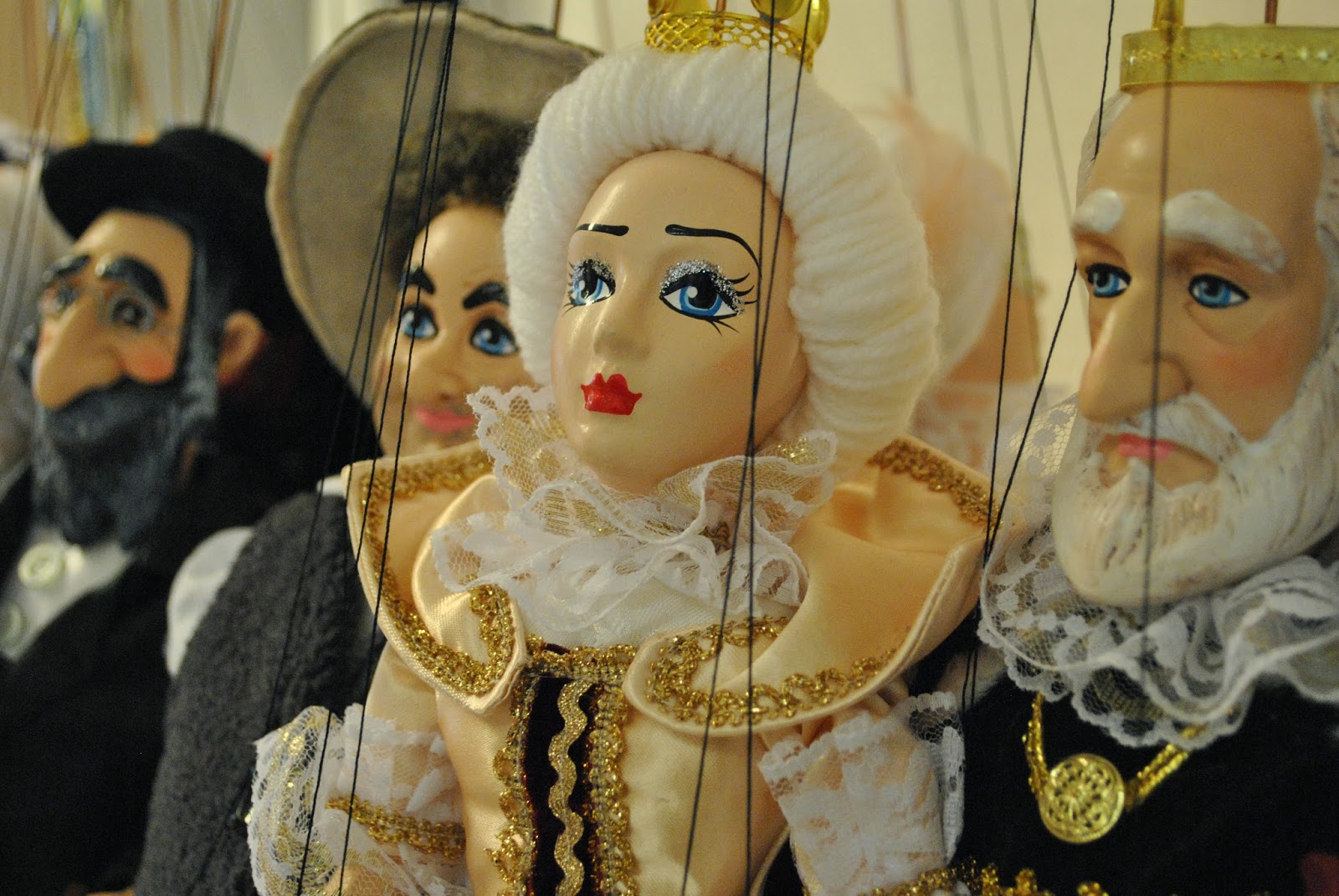 Мир театра кукол. Кукольный театр в Египте. Кукла марионетка. Театр кукол. Театральные куклы.