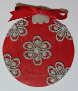 Paper plate christmas bauble
