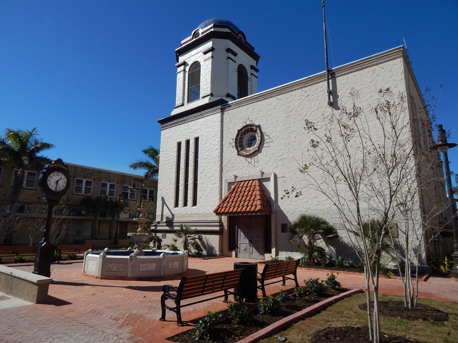 Brownsville Station 2017 0108 Market Square and Around the Corner
