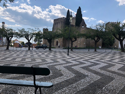 Plaza de Alter do Chão y castillo