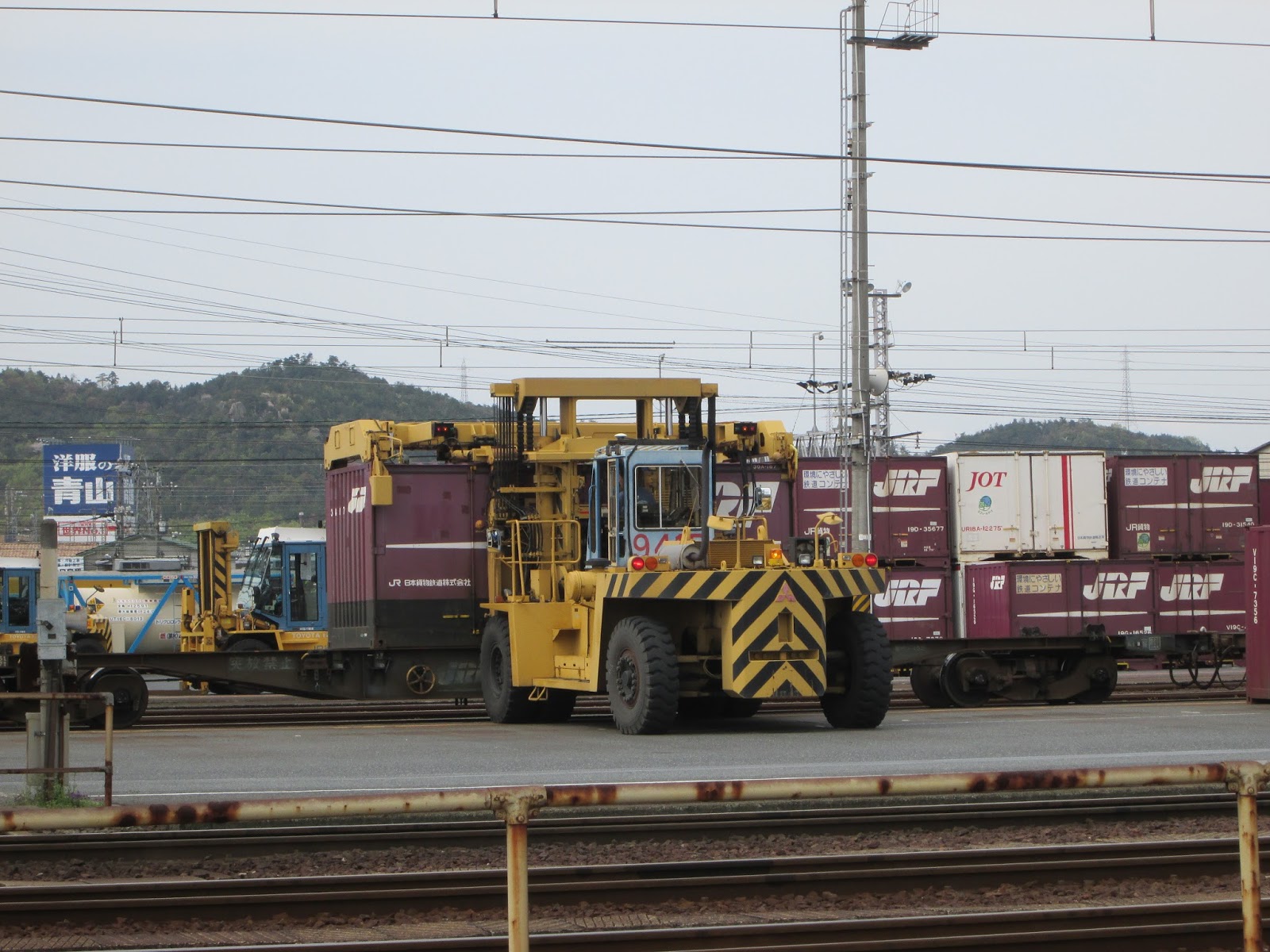 晴れの国で資格ゲッター 工場荷役作業資格３点セット フォークリフト運転 玉掛け 床上操作式クレーン運転技能講習