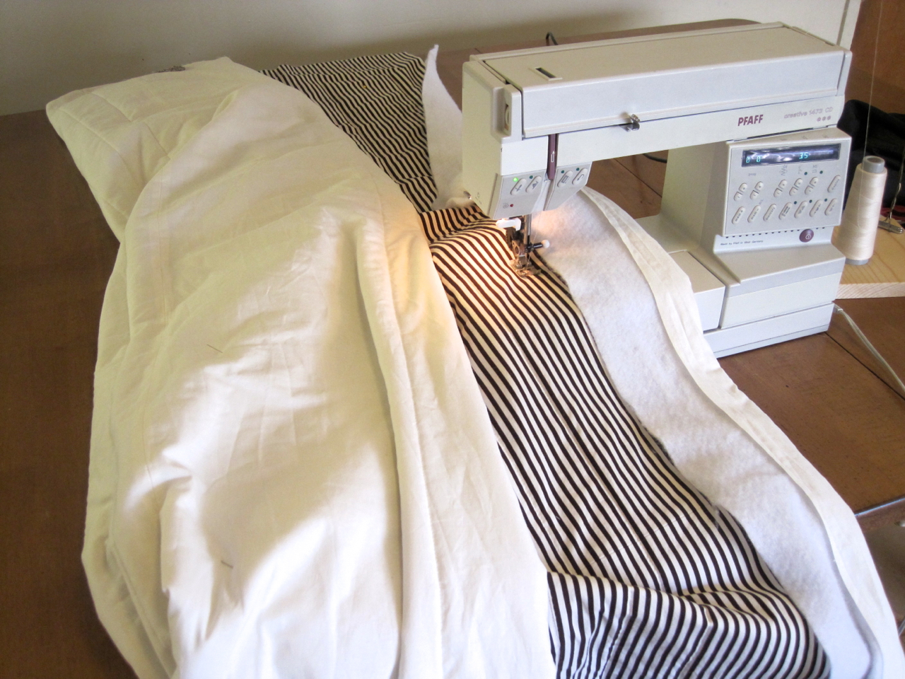 The Project Lady Tutorial for Twin Bedspread with Binded Edges