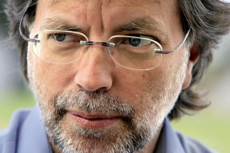 Historiando debates e ideias MIA COUTO DISTINGUIDO COM PRÉMIO