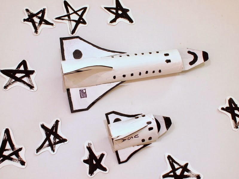 Cardboard Space Shuttle Do it yourself ideas and projects