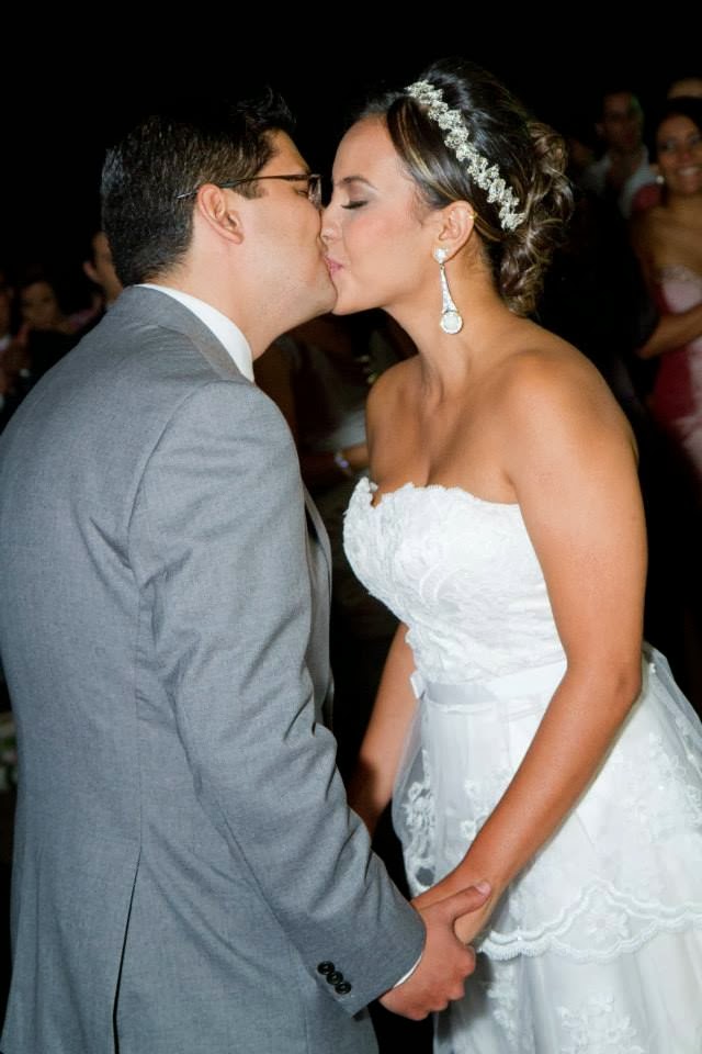 blog de casamento - uma vez noiva sempre noiva - cerimônia - altar - casamento ao ar livre - noivos - primeiro beijo - beijo dos noivos - pode beijar a noiva cerimônia - altar - casamento ao ar livre - noivos - primeiro beijo - beijo dos noivos - pode beijar a noiva