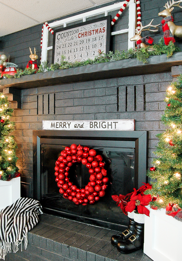 Christmas Home Tour- Decorated Mantel