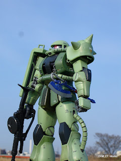 MG MS-06F ザクⅡ Ver.2.0 全身(側面)