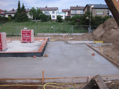 Armin & Sarah bauen ein Haus: Terrassen fertig betoniert - ab ins