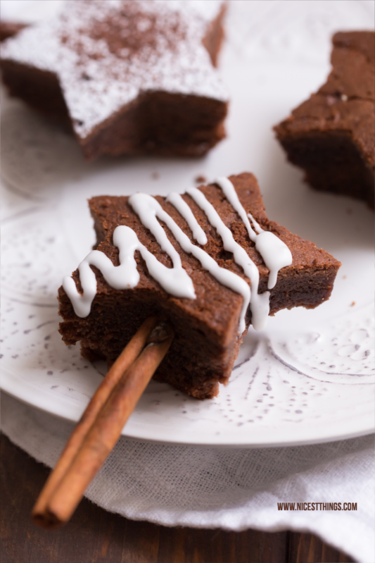 Brownie Stern Sternen Brownies am Stiel mit Zimt #brownierezepte #brownies #sterne #weihnachten #weihnachtsrezepte