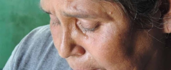 Banco Azteca le roba sus ahorros a humilde mujer Banco Azteca le roba sus ahorros a humilde mujer