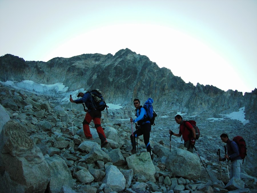 collado-coronas-pirineo-aragones-ascension-aneto