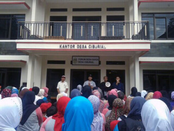 Peserta Gerak Jalan Santai Ciburial