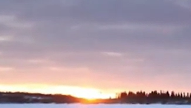 Matahari Bersinar Tengah Malam “Midnight Sun”