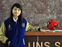 Devi Triasari, Gadis Cantik Penjual Pulsa Menjadi Lulusan Terbaik UNS Dengan Predikat IPK Cumlaude Devi Triasari, Gadis Cantik Penjual Pulsa Menjadi Lulusan Terbaik UNS Dengan Predikat IPK Cumlaude