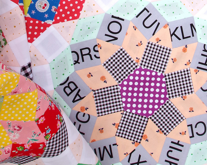 English Paper Pieced - Mandolin Quilt | Design by Tales of Cloth | Pieced by Rita Hodge © Red Pepper Quilts 2018 | #redpepperquilts #englishpaperpiecing #paperpiecing #quilt #patchwork #handmade #slowsewing