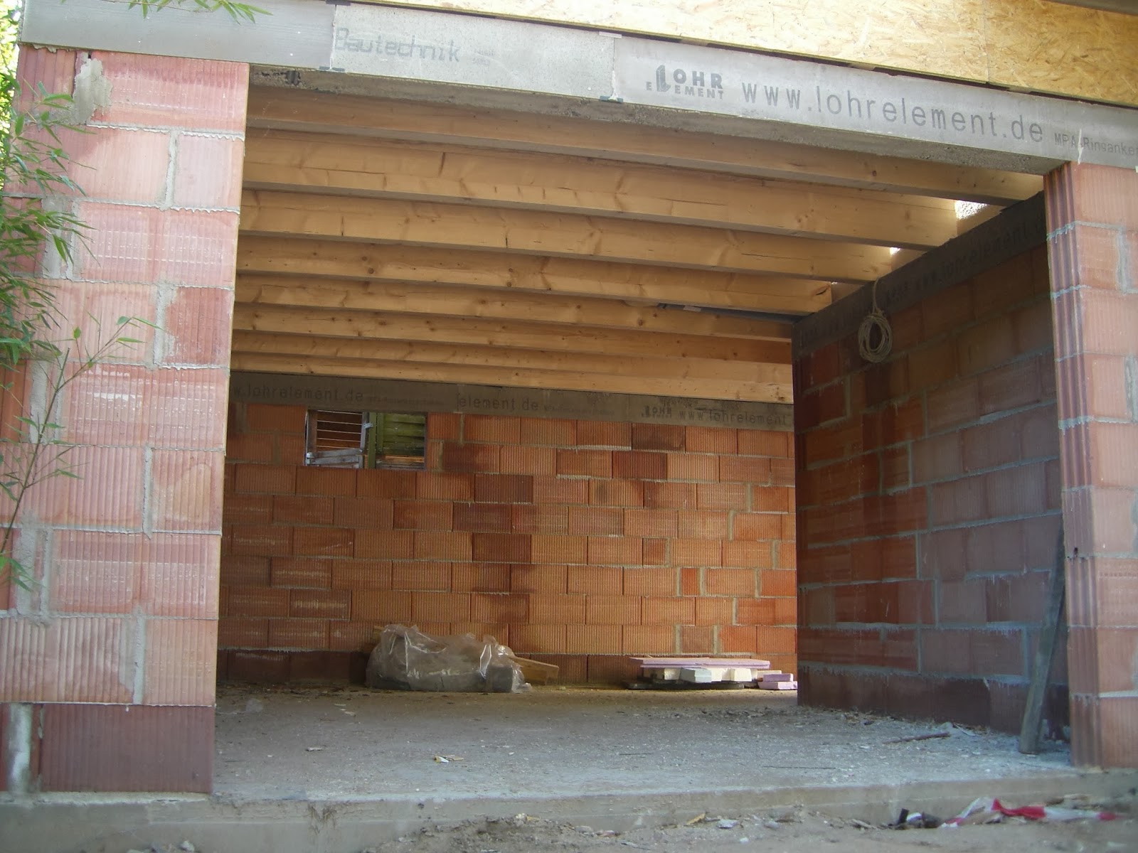 Baubericht Dachstrift: Es geht mit der Garage voran