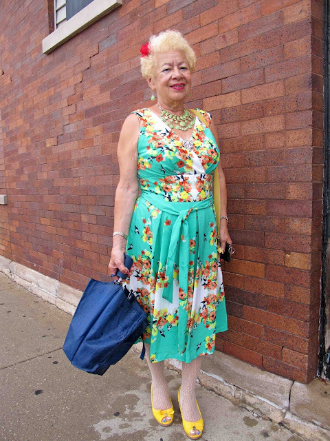 Lady In Bloom | CHICAGO LOOKS