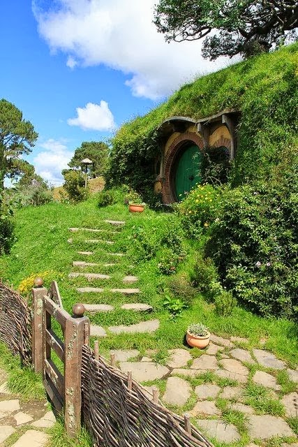 Hobbit Houses In Matamata New Zealand Incredible Pics