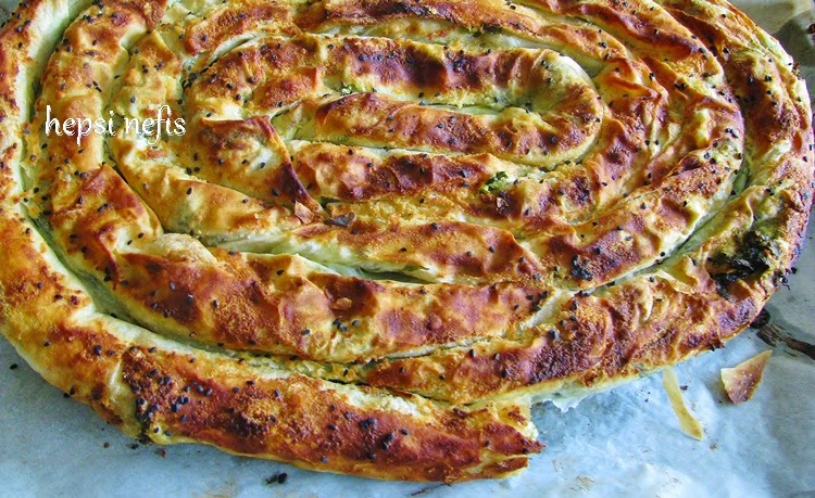 Pazılı Peynirli Dolama Börek