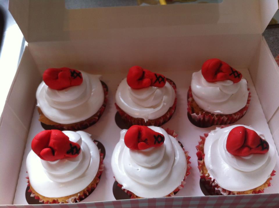 Clarey's Blog Boxing Glove Cupcake